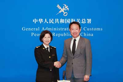 海关总署署长孙梅君会见香港海关关长陈子达、澳门海关关长何浩瀚