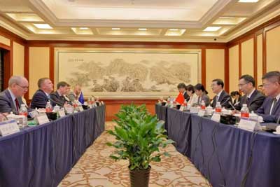 海关总署副署长赵增连在上海会见欧盟委员会民主、司法、法治与消费者保护委员迈克尔&middot;麦格拉斯