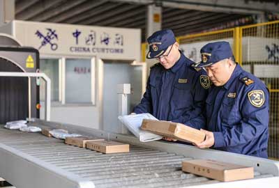 石岛口岸迎战&ldquo;双十一&rdquo; 跨境电商通关忙