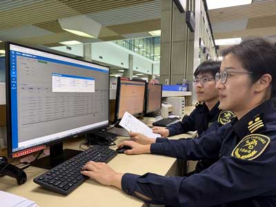深圳海关签发《交通运输工具进境卫生检疫证书》（图）