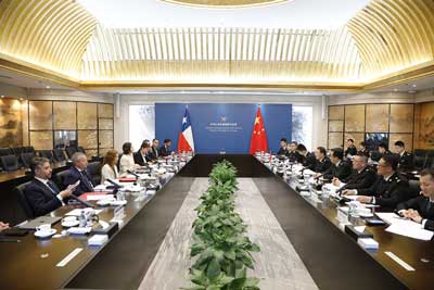 海关总署副署长吴海平会见智利国际经济关系副部长埃斯特韦斯