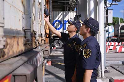 一次申报，一单贯通 海铁联运海关监管新模式助力企业加速出海（图）