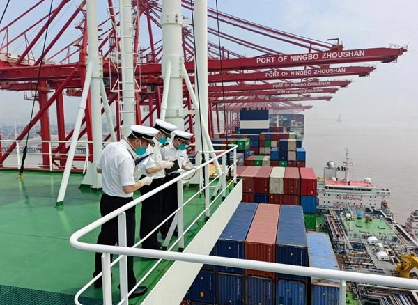 宁波海关助力浙江自贸试验区首单保税LNG海上“船对船”加注业务落地宁波舟山港 宁波海关助力浙江自贸试验区首单保税LNG海上“船对船”加注业务落地宁波舟山港