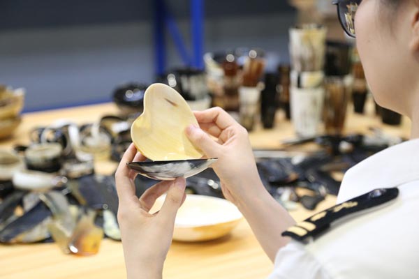 第三届中非经贸博览会首批入境展品运抵 第三届中非经贸博览会首批入境展品运抵