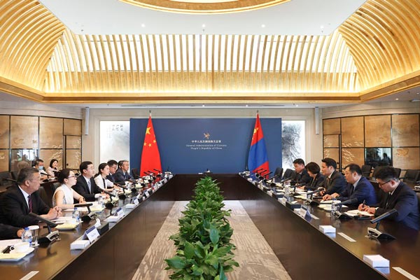海关总署党委委员、国家口岸管理办公室主任赵增连会见蒙古国国家口岸复兴委员会主任布•图拉嘎 海关总署党委委员、国家口岸管理办公室主任赵增连会见蒙古国国家口岸复兴委员会主任布•图拉嘎