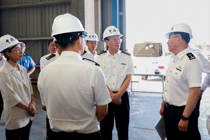 海关总署署长俞建华到新疆调研