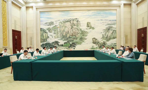 海关总署署长、党委书记俞建华与河北省委书记、省人大常委会主任倪岳峰,省委副书记、省长王正谱举行工作座谈 海关总署署长、党委书记俞建华与河北省委书记、省人大常委会主任倪岳峰,省委副书记、省长王正谱举行工作座谈