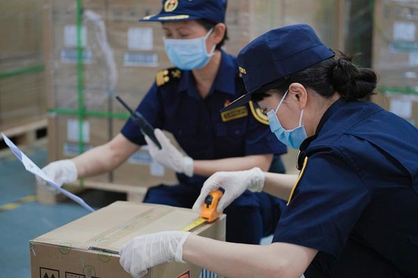 观澜海关护航储能企业“扬帆出海” 观澜海关护航储能企业“扬帆出海”