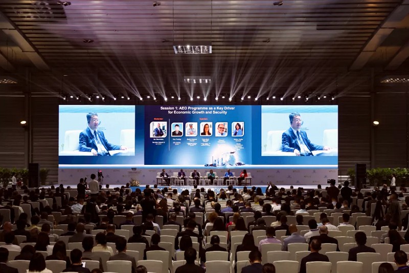 由世界海关组织主办,海关总署和深圳市人民政府共同承办的第六届全球“经认证的经营者”(AEO)大会在深圳开幕(图) 由世界海关组织主办,海关总署和深圳市人民政府共同承办的第六届全球“经认证的经营者”(AEO)大会在深圳开幕(图)