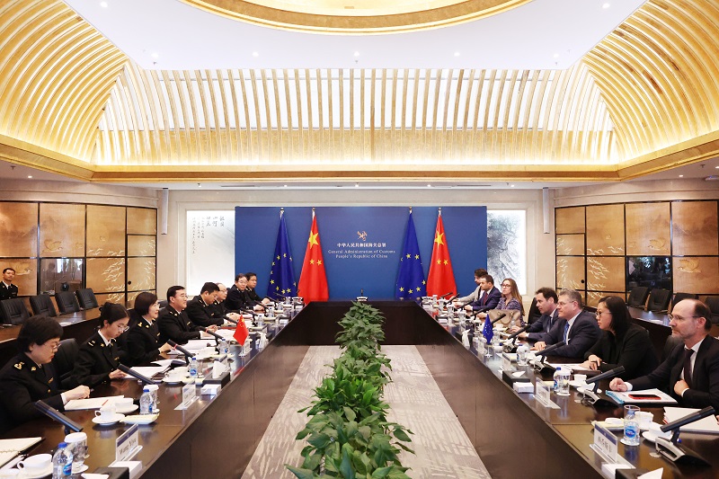海关总署署长孙梅君会见欧盟贸易和经济安全委员谢夫乔维奇
