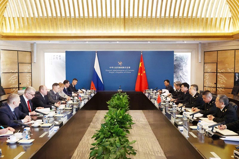海关总署国家口岸管理办公室主任张宝峰会见俄罗斯联邦海关署副署长季莫费耶夫