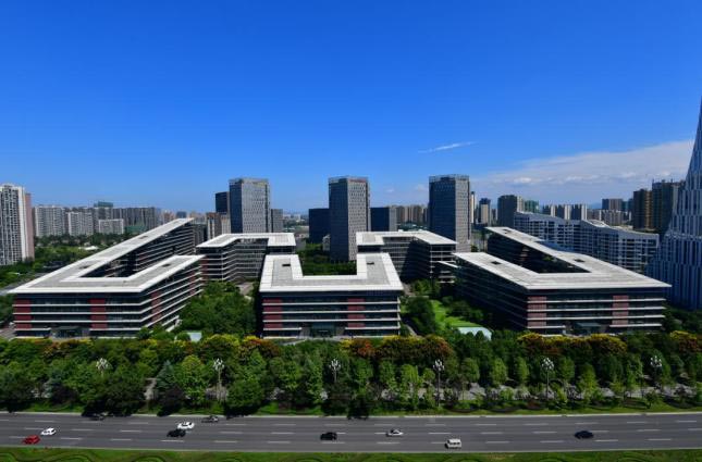 今年上半年成都高新综保区进出口2673.2亿元同比增长13.5%,进出口总值继续排名全国综保区第一 今年上半年成都高新综保区进出口2673.2亿元同比增长13.5%,进出口总值继续排名全国综保区第一
