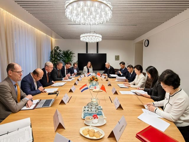 孙梅君署长与荷兰农业、渔业、粮食安全及自然部鲁梅尼部长会谈