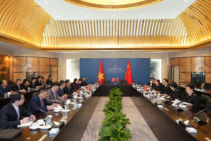11月27日,海关总署副署长赵增连在署会见越南农业与环境部部长陈德胜一行 11月27日,海关总署副署长赵增连在署会见越南农业与环境部部长陈德胜一行