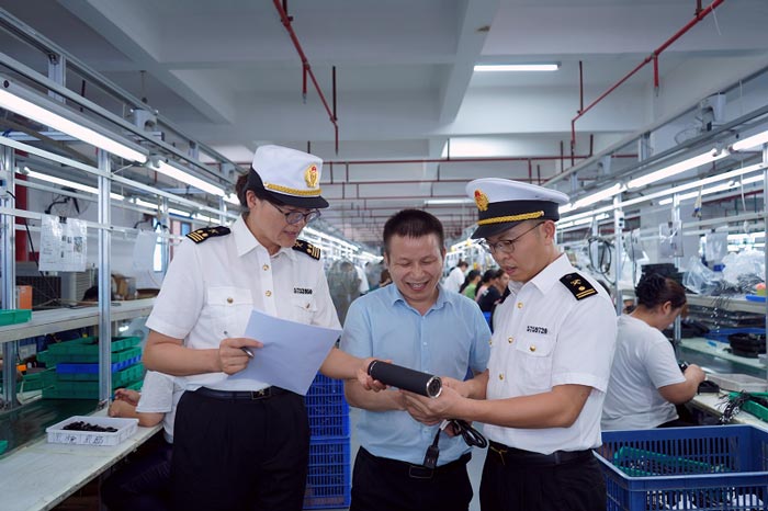 关员到珠海市晨晏科技有限公司调研