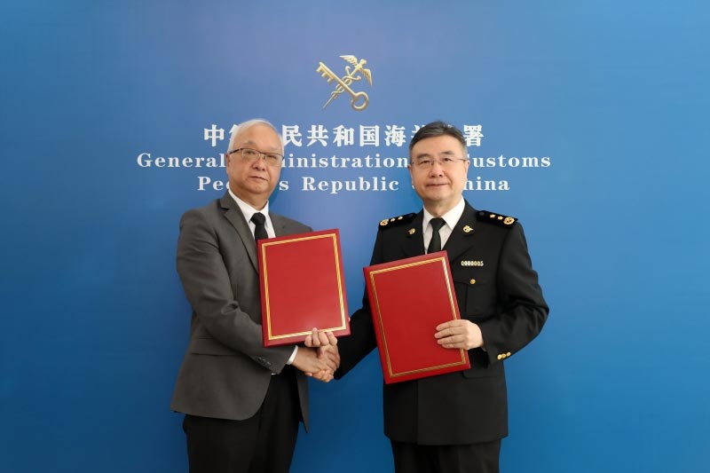 海关总署副署长张宝峰会见香港特别行政区政府环境及生态局局长谢展寰 海关总署副署长张宝峰会见香港特别行政区政府环境及生态局局长谢展寰