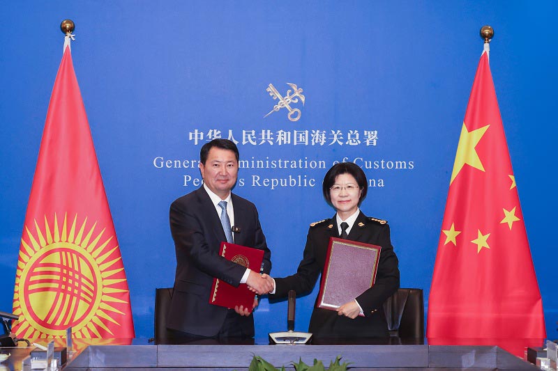 海关总署署长孙梅君会见吉尔吉斯斯坦副总理兼水资源、农业和加工业部部长阿昆别科夫